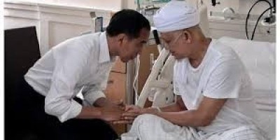 Presiden Jokowi Jenguk Ustadz Arifin Ilham