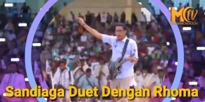 SANDI DUET BARENG RHOMA IRAMA