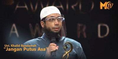 USTAZ Khalid Basalamah : Jangan Putus Asa